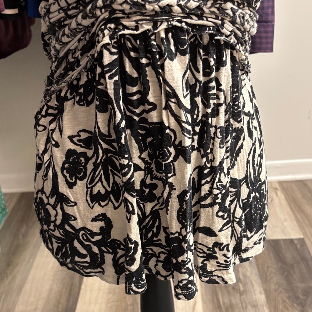Y2K LOFT Black and Cream Floral Blouse - Picture 6 of 15